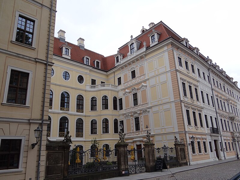 File:Taschenbergpalais (525).jpg