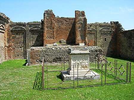 Tempio di Vespasiano 1