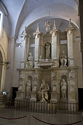 Michelangelo Buonarroti, Náhrobok pápeža Júliusa II., 1505 – 1545, mramor, 850 x 670 cm