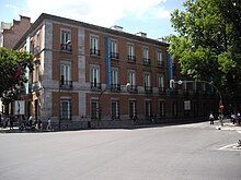 File:Monumento a Luís Aragonés, Barrio de Hortaleza, Madrid, España,  2015.JPG - Wikimedia Commons