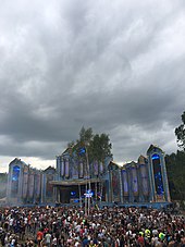 One of the Tomorrowland stages, during the Henri PFR set (2017, july). Tomorrowland2017 stage Henri PFR.jpg