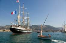 Le Belem rentre en rade de Toulon.