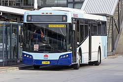 Транспорт NSW ливреен (mo 5445), управляван от Busabout, Volvo B7RLE на Bustech 'VST' в Liverpool Interchange.jpg