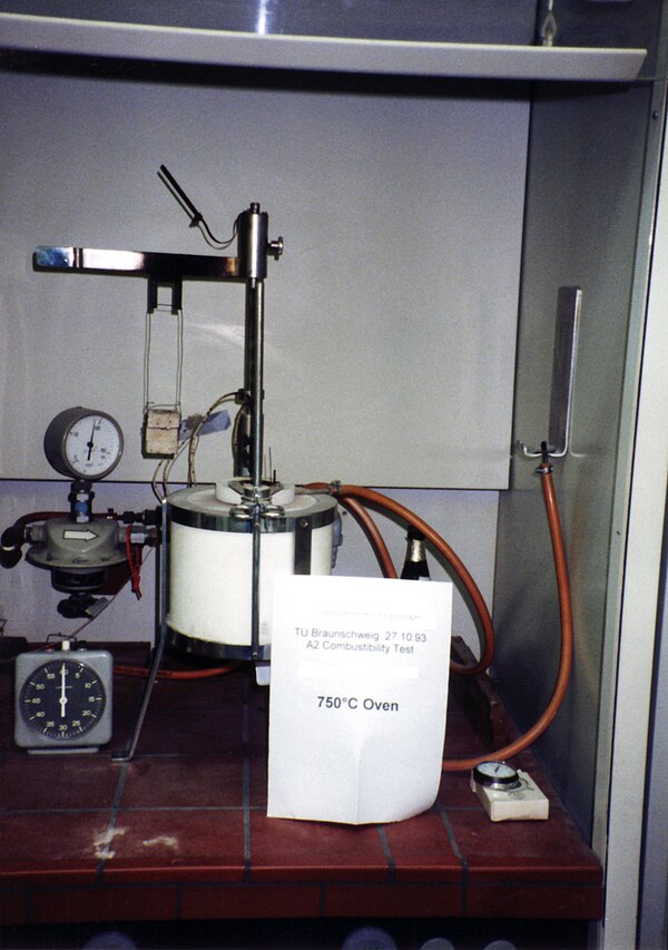 German test apparatus for determining combustibility at Technische Universität Braunschweig