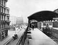 Der erste Bahnhof Kottbusser Tor besaß Seitenbahnsteige, 1904