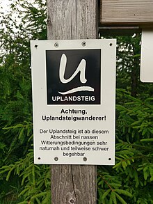 Balisage de l'Uplandsteig, un sentier de randonnée en boucle de 64 kilomètres dans le nord de la Hesse.