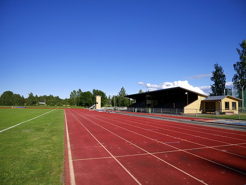 File:Vöyri athletics field 2017.jpg