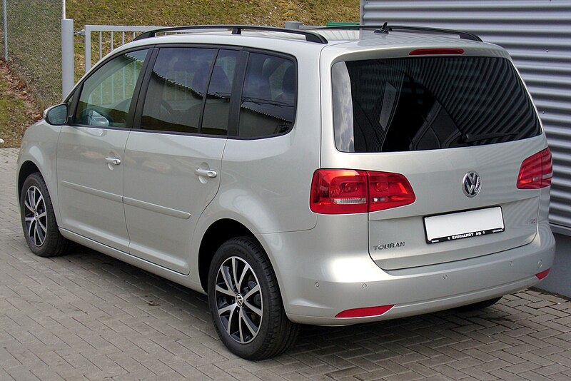 File:VW Touran Facelift II 1.4 TSI Comfortline Silverleaf Heck.JPG