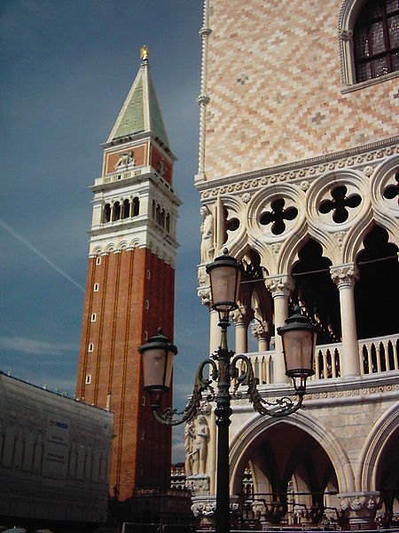 File:Venedig Campanile 1.JPG