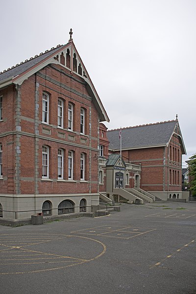 File:Victoria South Park School.jpg