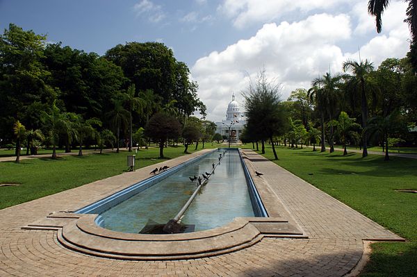 Image: Viharamahadevi Park incl. Town Hall