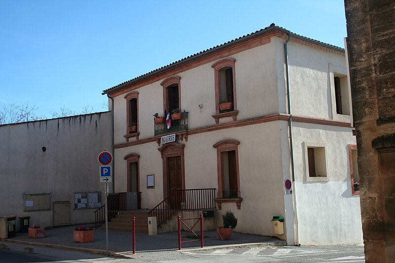 File:Villeveyrac mairie.JPG