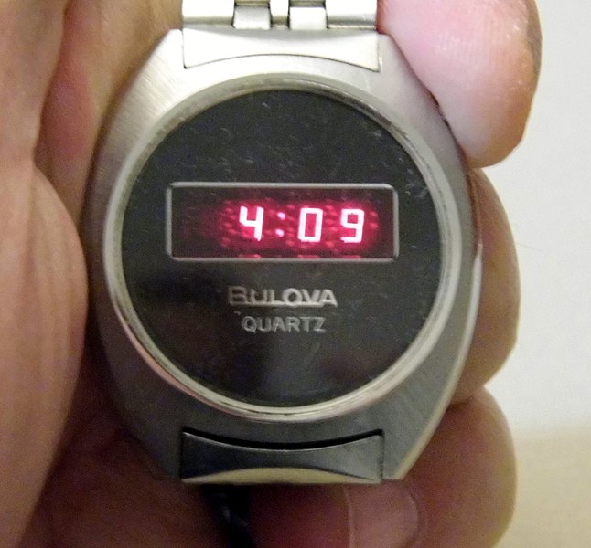 File:Vintage Bulova Quartz LED Men's Wrist Watch, Silvertone Finish, Made in Hong Kong, Circa 1970s (11073912423).jpg