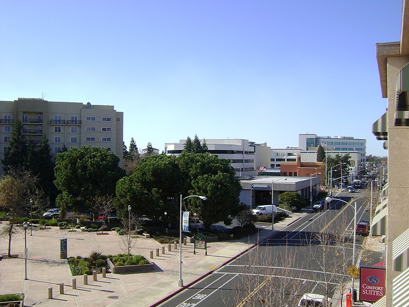 File:Visalia Acequia Ave..JPG