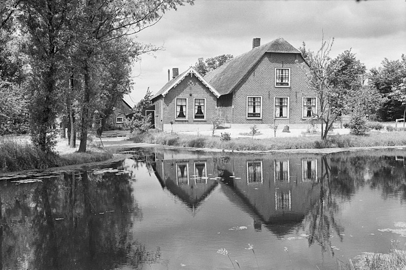 File:Voorgevel "Oudervrucht" - Nieuwkoop - 20165124 - RCE.jpg