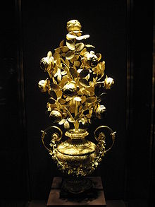 Golden Rose by Giuseppe and Pietro Paolo Spagna. Rome, around 1818/19. Kept today in the Imperial Treasury in Hofburg Imperial Palace in Vienna. Weltliche Schatzkammer Wien (129).JPG
