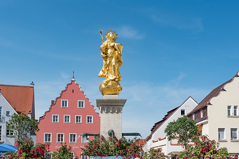 File:Wemding, Marktplatz, Marktbrunnen 20170830 002.jpg