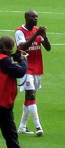 Gallas applauding supporters WilliamGallasCPN.JPG