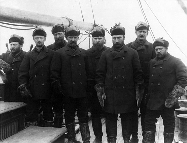 Schley (fourth from left) and the crew that rescued the survivors of Adolphus Greely's expedition
