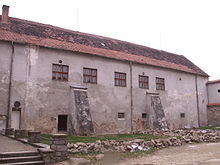 Schloss Slatina, Wirtschaftsgebäude