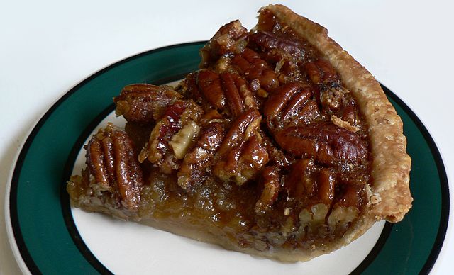 640px-pecan_pie_slice_%28cropped%29.jpg