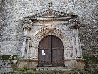 Vue rapprochée du portail.