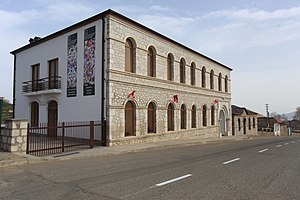 Прежнее здание музея в центре Шуши