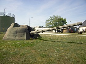 Ein am Boden montierter Turm