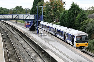 <span class="mw-page-title-main">Hatton railway station (England)</span> Railway station in Warwickshire, England