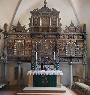 17139 Basedow Kirche Altar.jpg