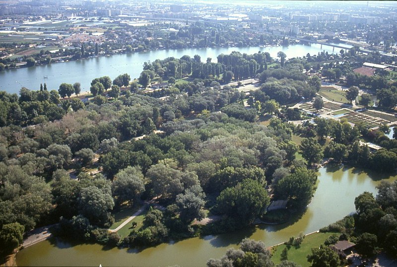 File:197L09180890 Blick vom Donauturm, Blick Richtung Kagran, Alte Donau, Donaupark.jpg