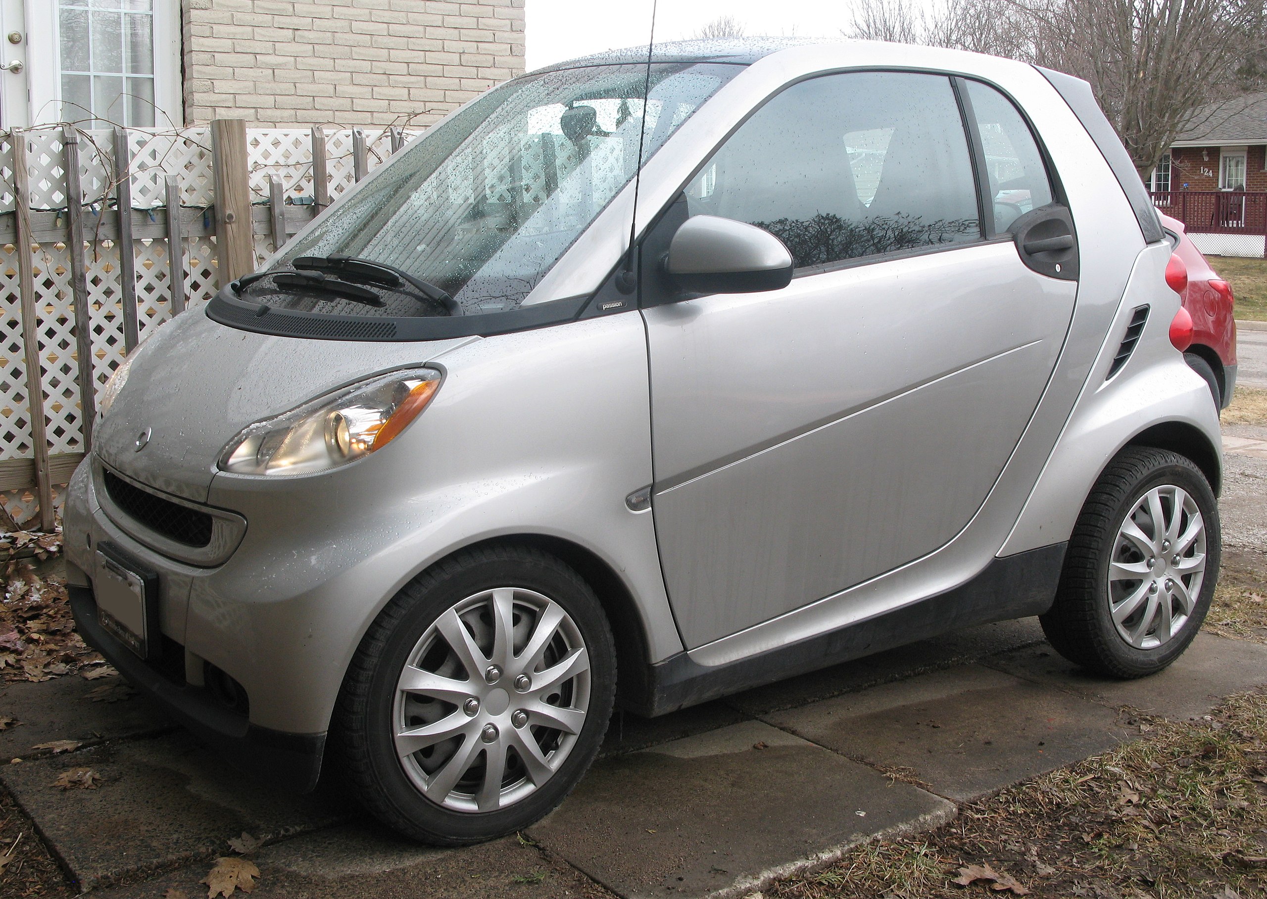 File:2009 Smart ForTwo Passion, Front Left, 03-31-2021.jpg - Wikimedia  Commons