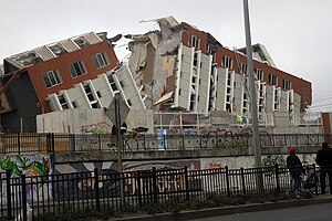 The building Alto Río, in Concepción, collapsed after the February earthquake. Source : Claudio Núñez.