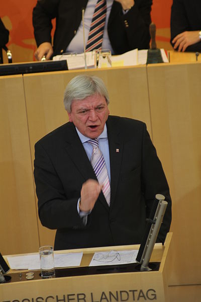 File:2013-02-28 - Volker Bouffier - Landtag - 3602.JPG