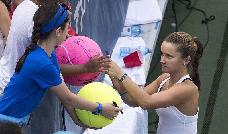 File:2016 Citi Open Lauren Davis (28422189362).jpg