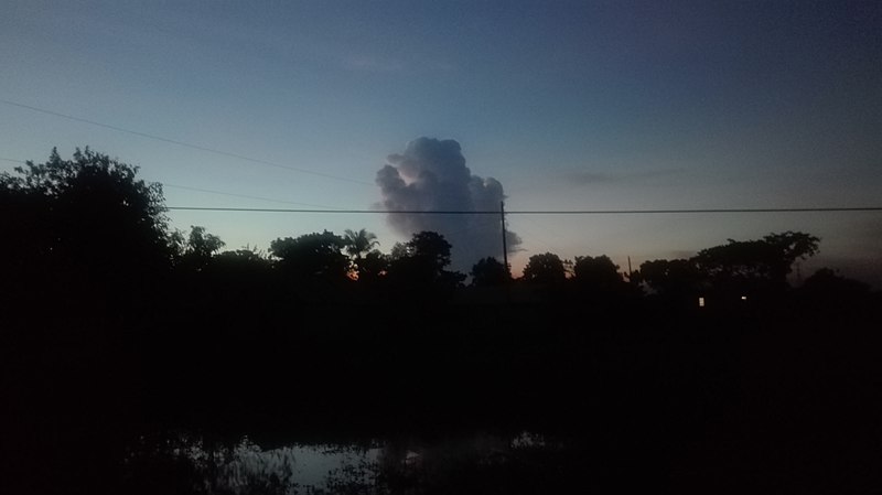 File:A lonely cloud.jpg