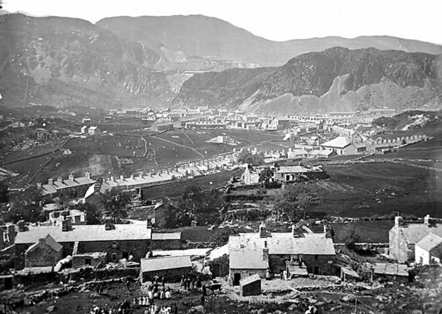 A view of Blaenau Ffestiniog from Graig Ddu, c.1875 NLW3361243
