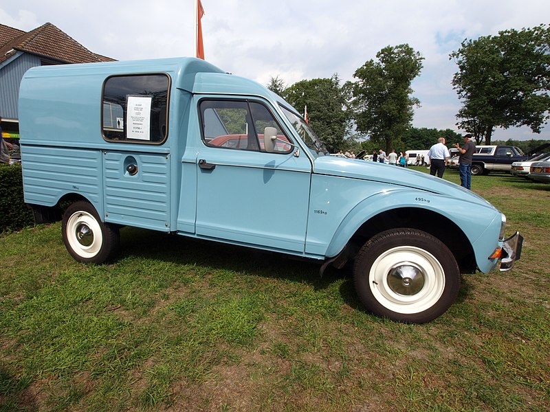 File:Acadiane (1985), licence registration 8-VJK-87 at the Autotron Oldtimer meeting 2010, Rosmalen, The Netherlands p5.JPG