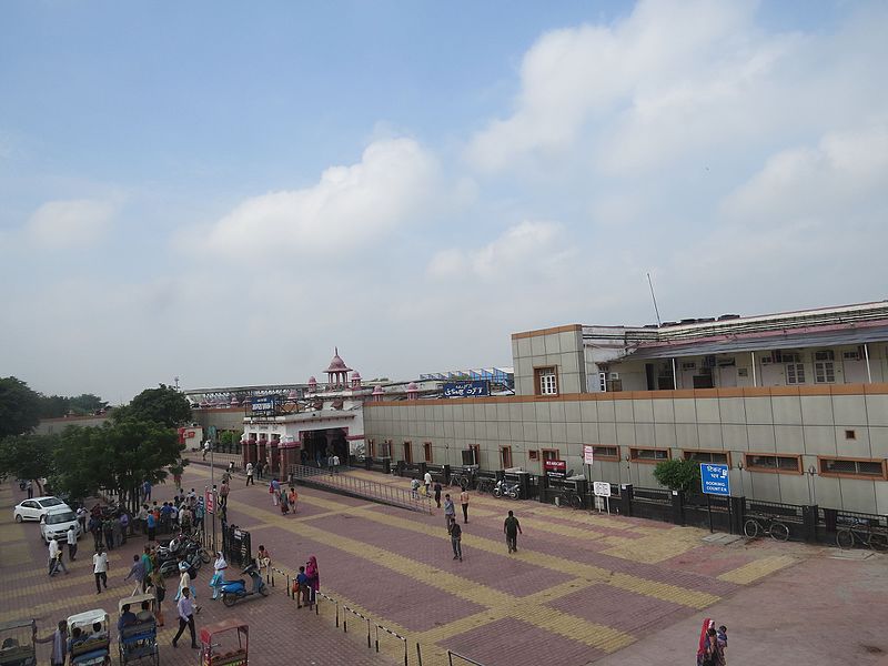 File:Agra Cantonment railway station - Visit During WCI 2016 (4).jpg