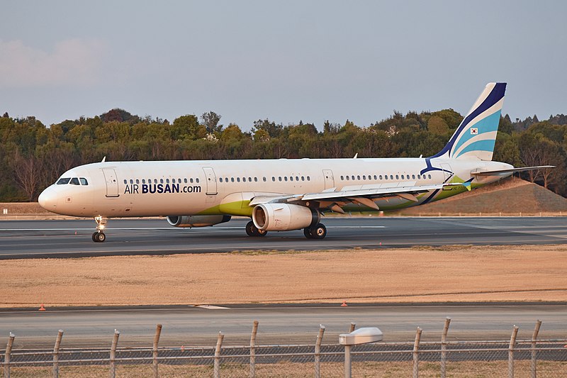 File:Airbus A321-231 ‘HL7729’ Air Busan.jpg