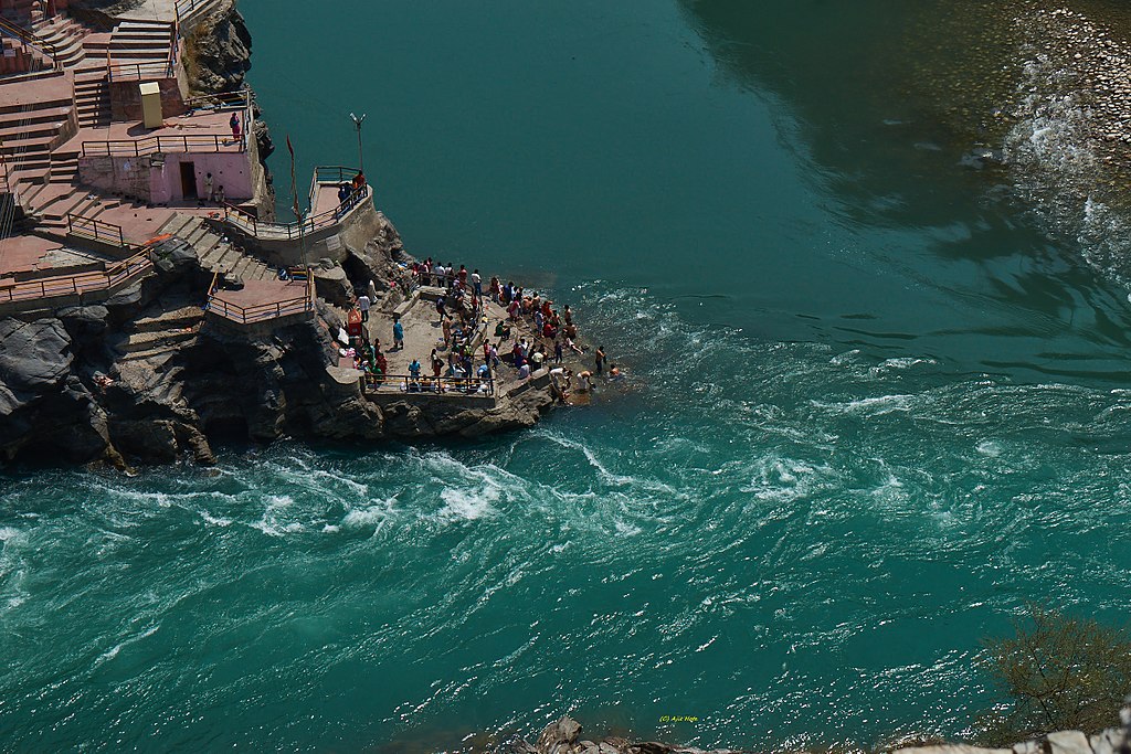 Devprayag (Alt. 2,700 ft.) where Ganga (until now called Bhagirathi) mixes with River Alaknanda to form Ganga. Img credit: AjitK332