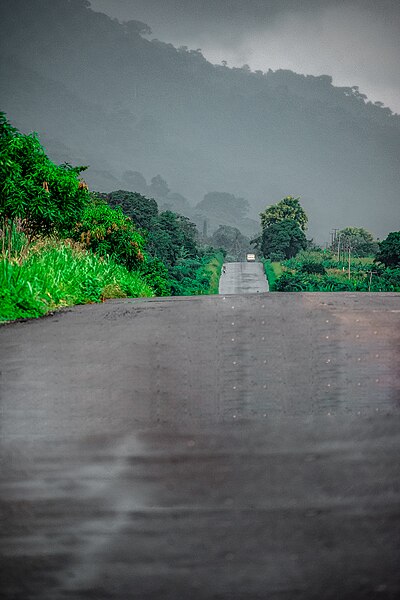 File:Akosombo road.jpg