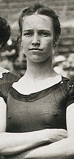 Annie Speirs 1912 (rognée).jpg