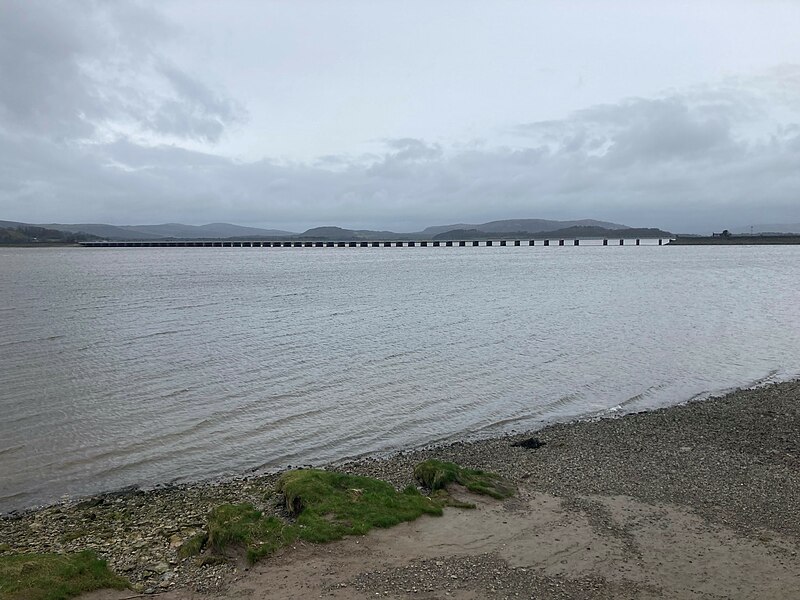 File:Arnside Viaduct -tide in.jpg