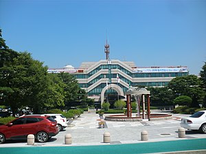 牙山市 Wikipedia