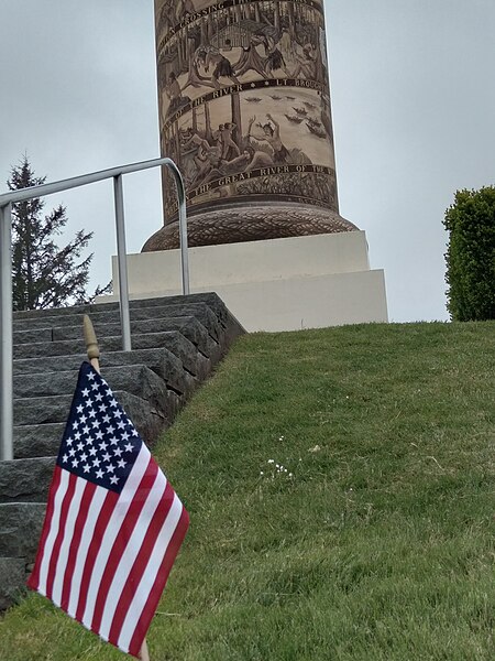 File:Astoria Column, base.jpg