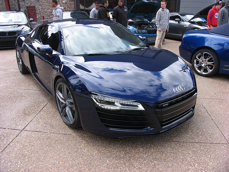 File:Audi R8 V8 (14015387846).jpg