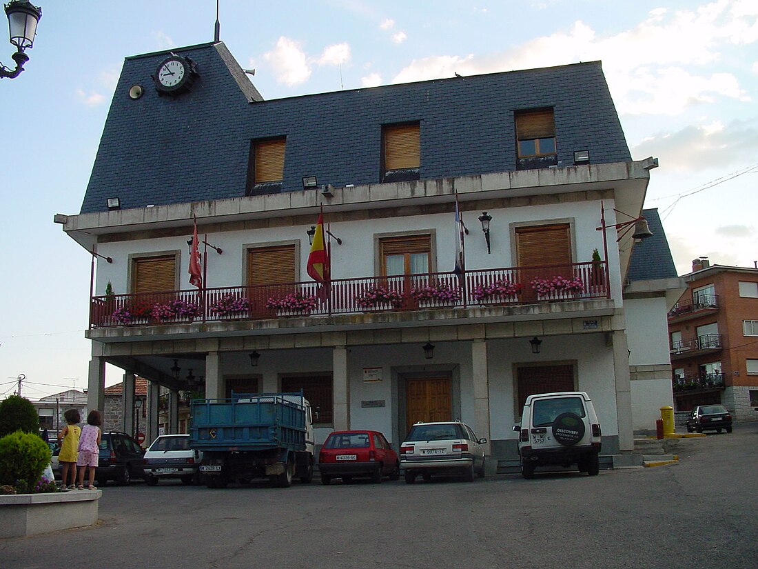 File:Ayuntamiento de Becerril de la Sierra, Madrid.jpg