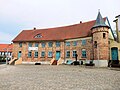 Museum, Bibliothek („Krummes Haus“)