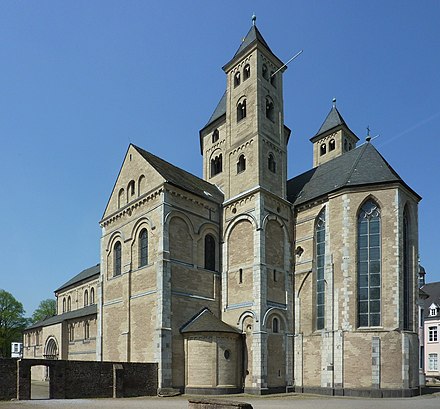 Knechtsteden Abbey. Basilika Knechtsteden (02).jpg